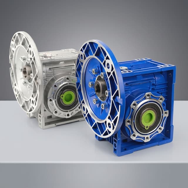 Robot gearbox for palletizing and material handling axes